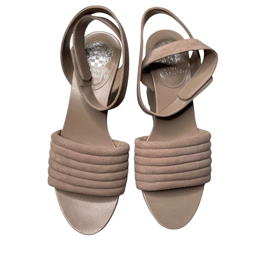 Vince Camuto Size 7 1/2 M